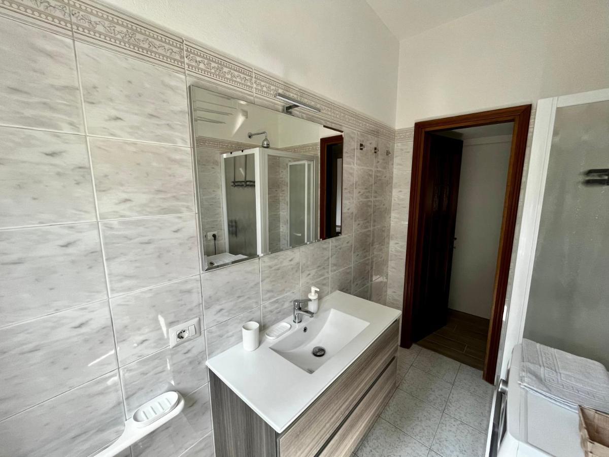The Bright Place: Wide And Modern Condo Apartment In 밀라노 외부 사진